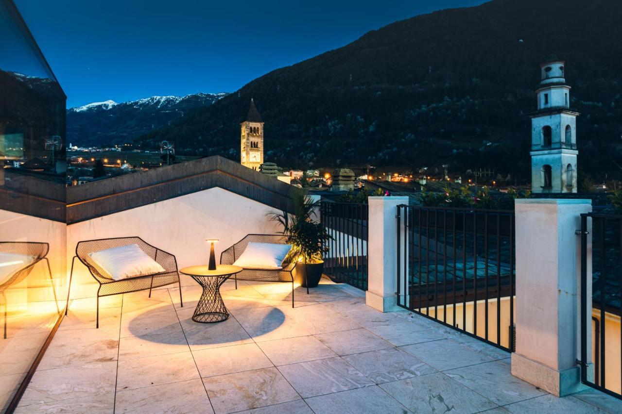 Domus Cavour Rooms&Suites Tirano Eksteriør bilde