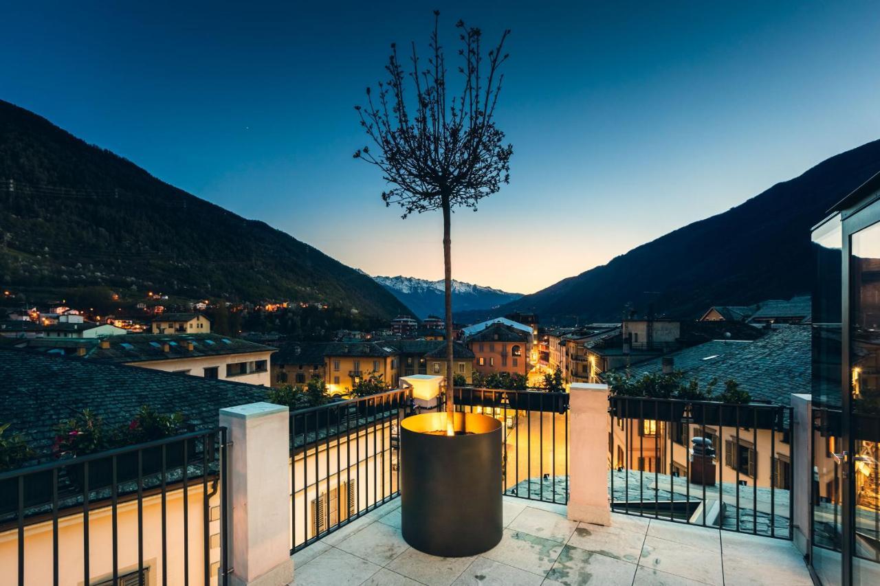 Domus Cavour Rooms&Suites Tirano Eksteriør bilde