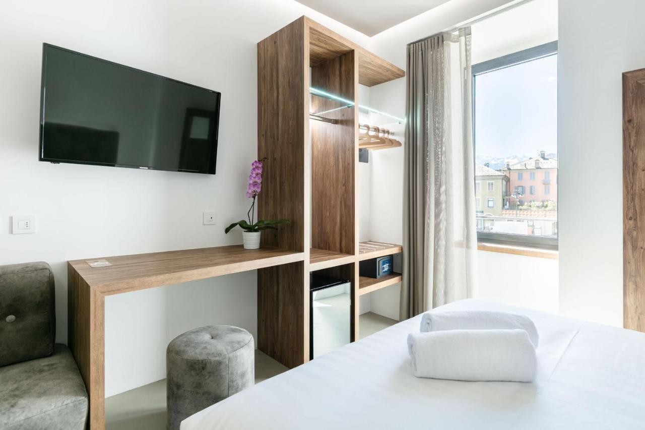Domus Cavour Rooms&Suites Tirano Eksteriør bilde
