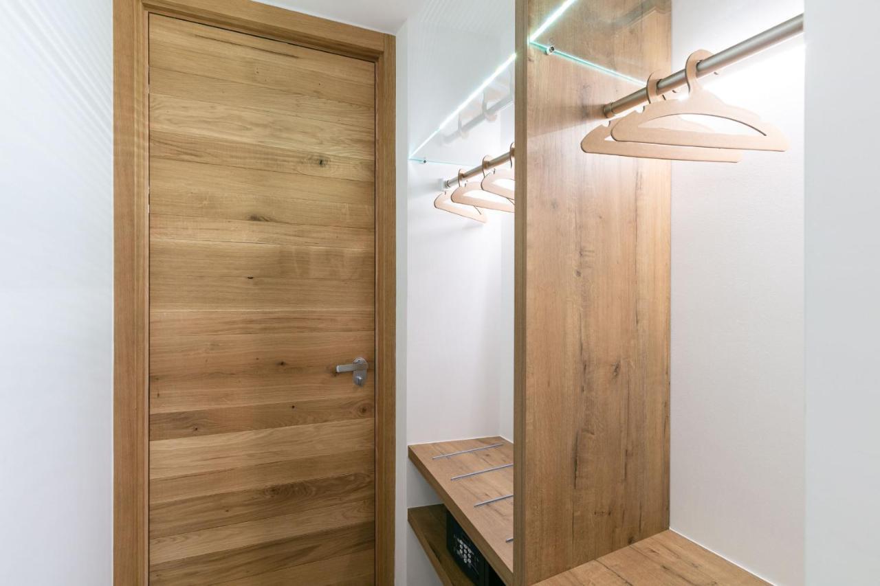 Domus Cavour Rooms&Suites Tirano Eksteriør bilde