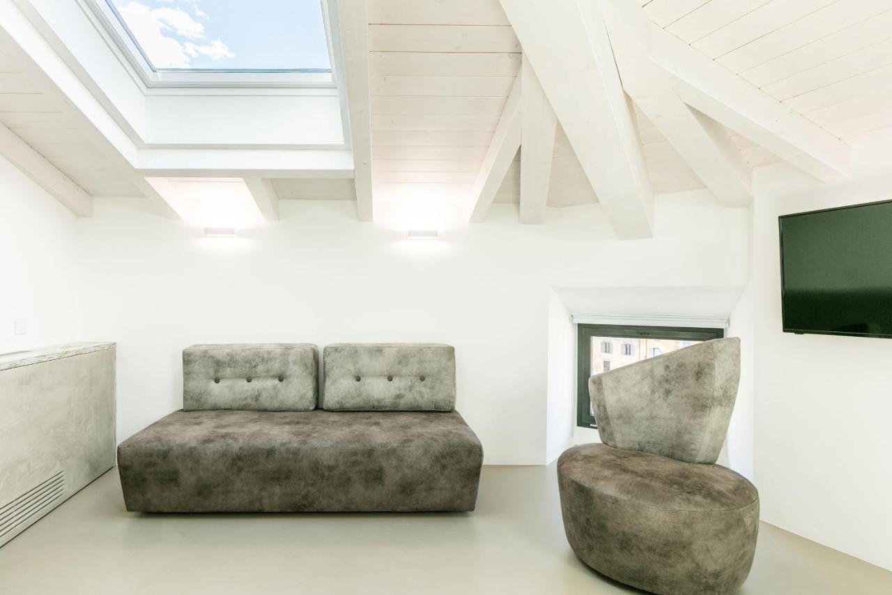 Domus Cavour Rooms&Suites Tirano Eksteriør bilde